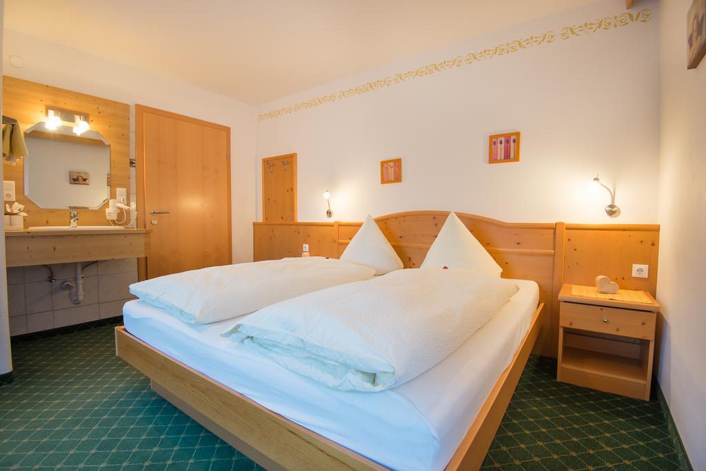 Haus Fernblick Hotel Neustift im Stubaital Kamer foto